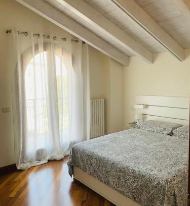 Rivoltella Apartment | Garda Girasole trilocale a due passi dal lago con posto auto privato