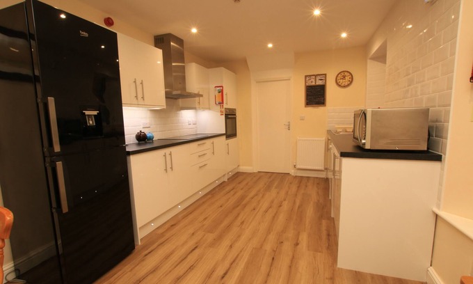 Weston-super-Mare Apartment | Garden Apartment Ground Floor