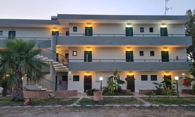 Tingaki Hotel | Garden City Image