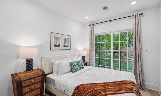 Northeast Bed & Breakfast | Garden & City Skyline View Home in Brookland!