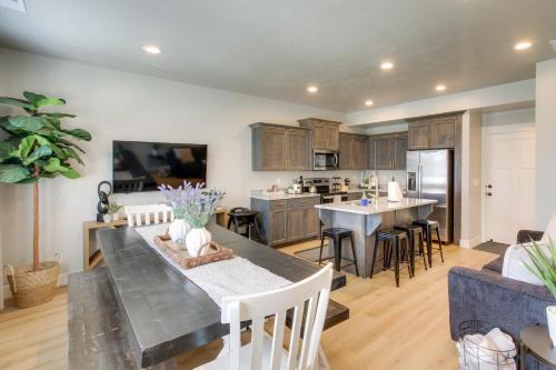 Garden City House | Garden City Townhome, Close to Parks and Downtown!