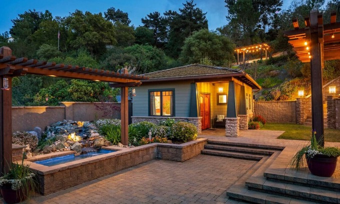 University City House | Garden Cottage | 200Mbps | Sofabed | 55”TV | Patio