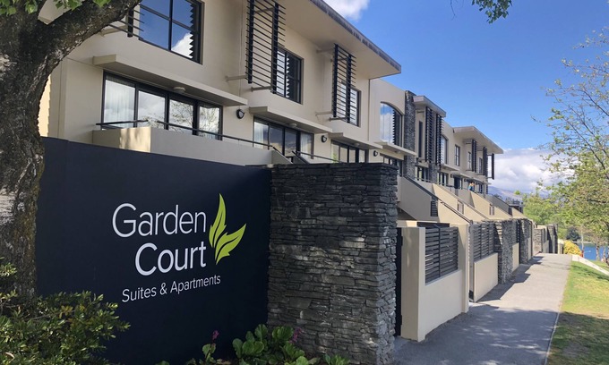 Queenstown City Centre Apartment | Garden Court Suites And Apartments
