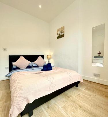 Harrow Road Apartment | Garden Flat-Great Transport Link to Central London