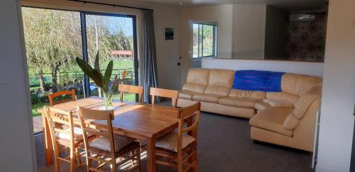 Maungatapere House | Garden Hill Cottage, Maungatapere