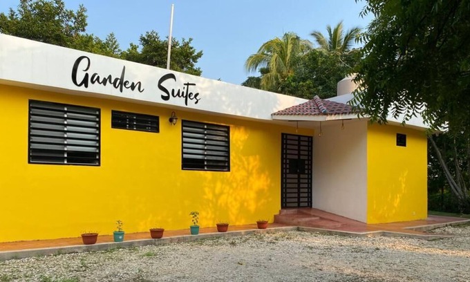 Comalcalco Hotel | Garden Suites Comalcalco