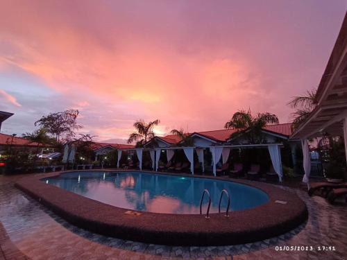 Moalboal Hotel | Garden Village Resort