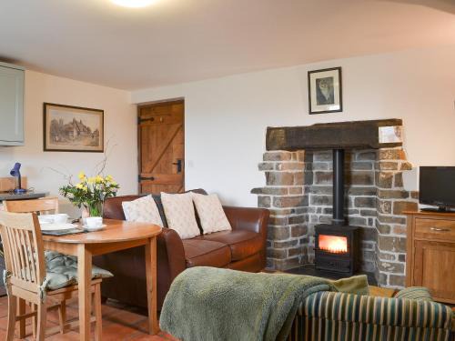 Westleigh House | Gardener's Cottage - Ukc4299
