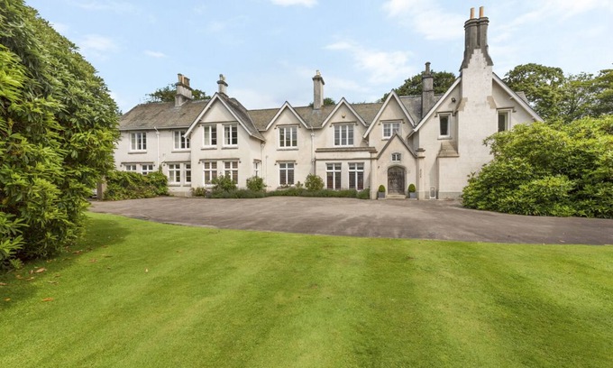 Penzance Villa | Gardens by the Sea - Eight Bedroom Villa, Sleeps 15