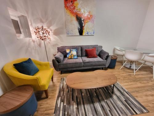 Somers Town Apartment | Garland Contemporary Central London Apartment