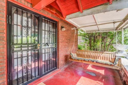 Vollintine-Evergreen House | Garland Haven Hideaway Unit B