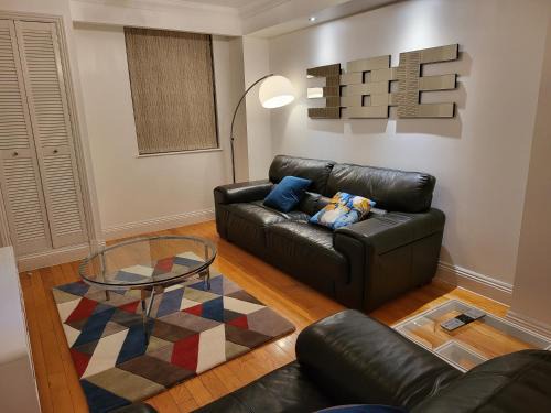 Brondesbury Apartment | Garland Stylish 2 Bedroom Apartment A Minute Walk From Station