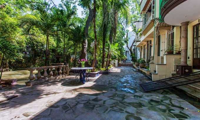 Emiliano Zapata Bed & Breakfast | Garlands del Rio Riverside Boutique Hotel
