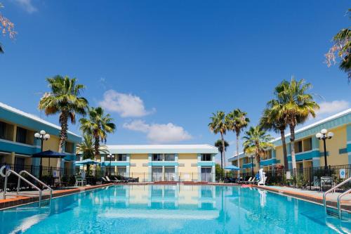 Orlando Hotel | Garnet Inn & Suites, Orlando