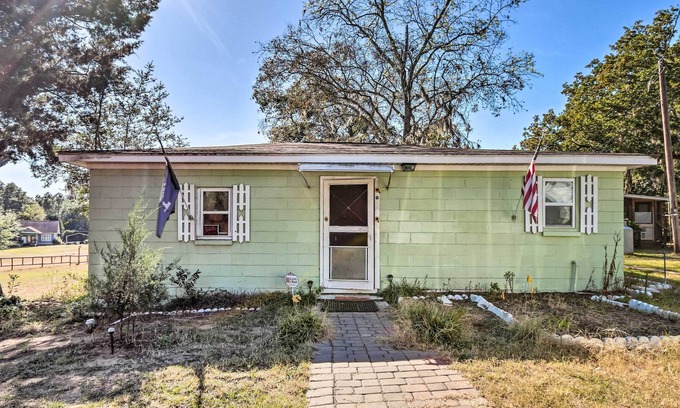 Pineland Cottage | Garnett Cottage < 1 Mi to Savannah River!