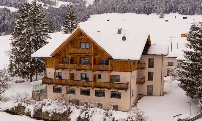Villabassa House | Garni Appartements Helvetia