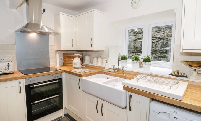 Tanygrisiau Cottage | GARREG LWYD, family friendly, country holiday cottage in Tanygrisiau