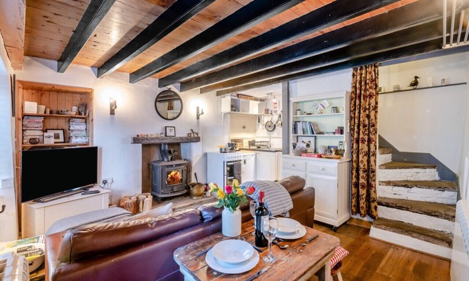 Hawes House | Garris Cottage - Two Bedroom House, Sleeps 3