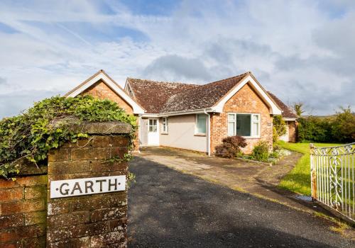 Dinas Cross House | Garth - a family home by the sea