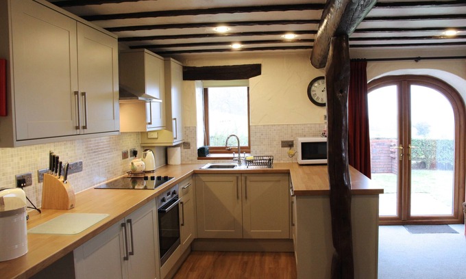 Wing Cottage | Garth Cottage