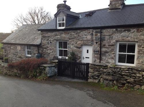 Llanbedr Bed & Breakfast | Garth Engan Private Self Contained B&B with Garden Area