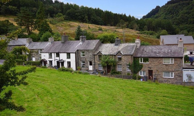 Dolwyddelan House | Garthfain - Two Bedroom House, Sleeps 4