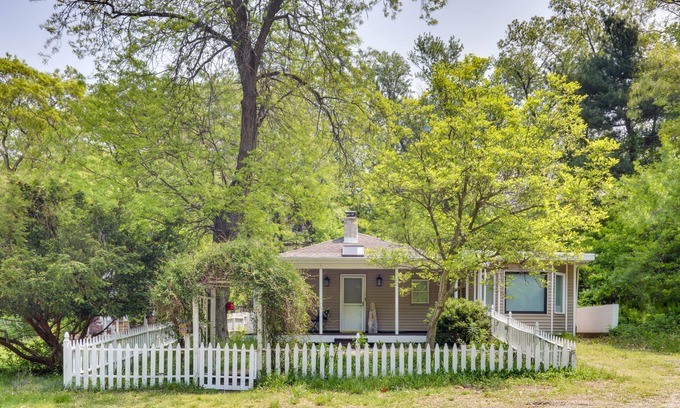 Miller Beach Cottage | Gary Cottage w/Outdoor Dining Areas - Near Beach!