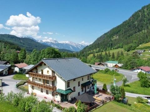 Russbach am Pass Gschuett Bed & Breakfast | Gasthof Schönblick Rußbach