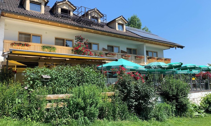 Saaldorf-Surheim House | Gasthof Sonnenheim Saaldorf