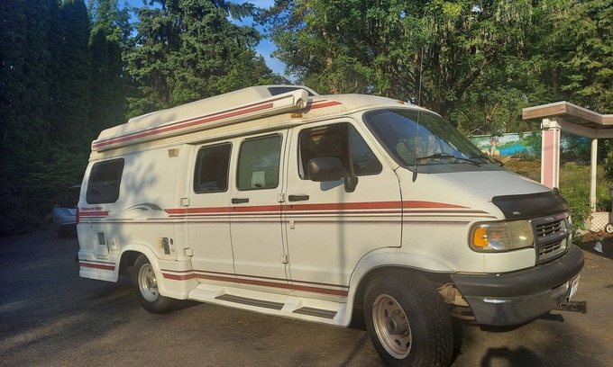 Mountlake Terrace RV Rental | GATED CLASS B RV STAYING