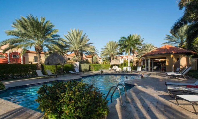 Gold Coast Apartment | Gated Community Close to Famous Beaches