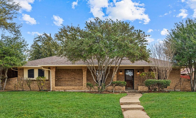 North Central Carrollton House | Gated Driveway Getaway Conveniently Located!