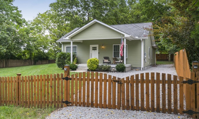 Woodbine House | Gated home in the city with total privacy and seclusion!