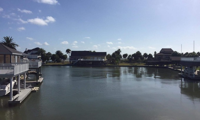 Jamaica Beach House | Gated Top and Bottom Deck Safe Children 3BR On Bay Canal Great Fishing !