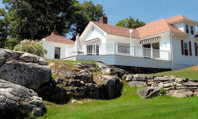 New Harbor House | GATEHOUSE The Moorings, ocean views, pool & close to Pemaquid beach!