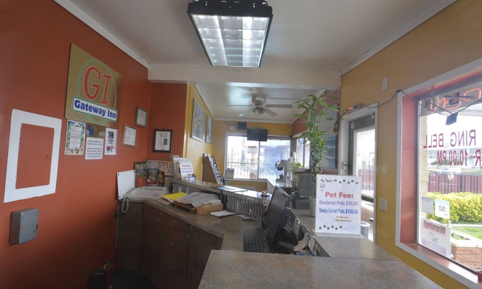 Red Bluff Hotel | Gateway Inn