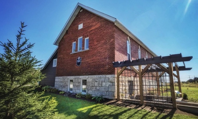 Wiarton Apartment | Gateway to Bruce Peninsula - 2-bedroom apartment