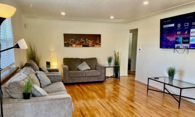 Bel Aire House | Gateway to Denver, Red Rocks and the Colorado Rocky Mountains