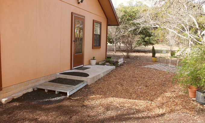 Dripping Springs House | Gateway to the hills
