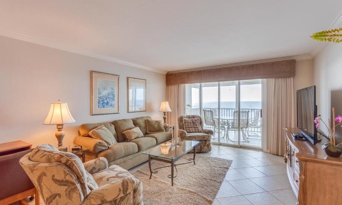 Fort Myers Beach Apartment | Gateway Villa 796, 2 Bedrooms, Sleeps 6, 7th Floor, Gulf Front, Heated Pool
