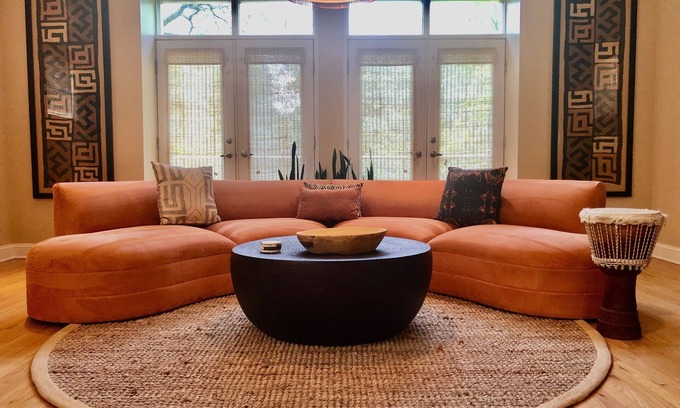 Lake Meadows House | Gather, relax, enjoy— in chic luxury home near Lake Michigan & McCormick Center