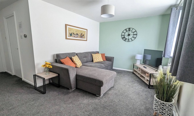 Doncaster Apartment | Gayton Apt-2Bdrm-Spacious-Parking-Kitchen-A1M/M18