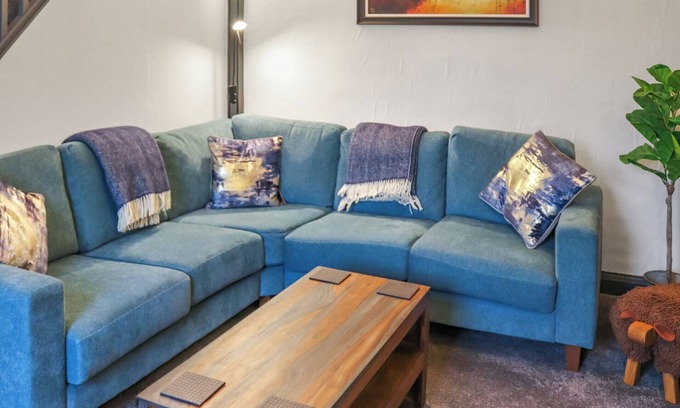 Dyffryn Ardudwy Cottage | A charming cottage with distant sea views, in a peaceful setting.
