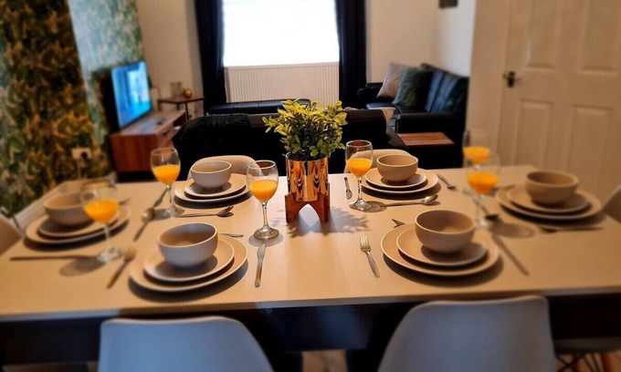 Park House | SleepyStays 3 Bedroom Modern & Central Location