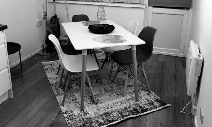 Sutton Coldfield Apartment | Comfortable serviced flat with parking & Wi-Fi