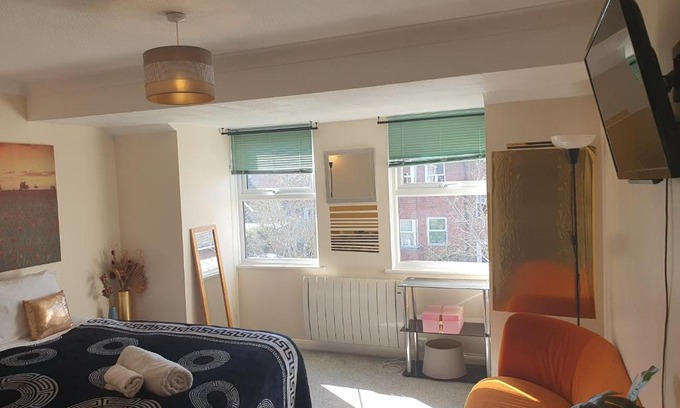 Guildford Apartment | GBliss Spacious Apartment
