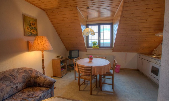 Sulzfeld Apartment | Gemütliche 55qm Ferienwohnung, viele Freizeit-und Erlebnisangebote, kostenfreies WLAN