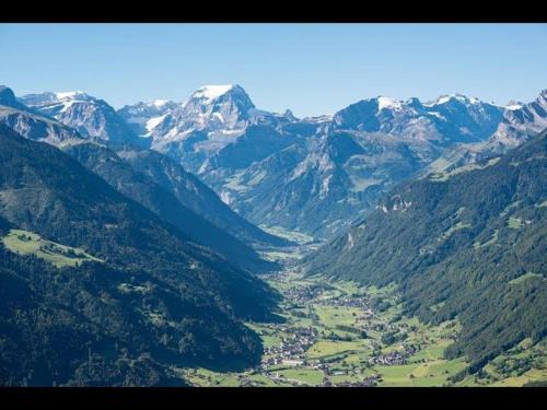 Glarus Sued House | Gemütliche Ferienwohnung Bergzyt - im Ski und Wandergebiet