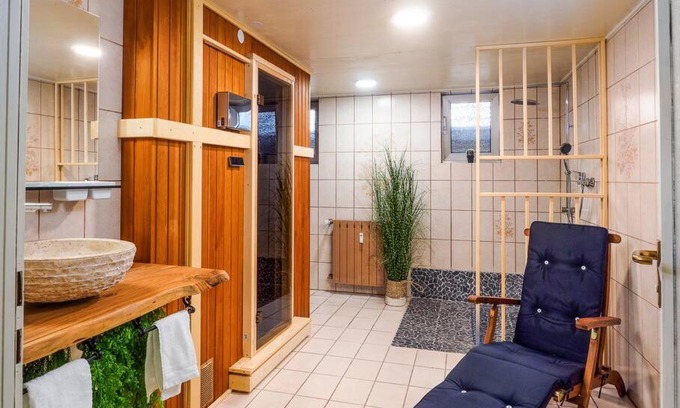 Untermeiderich Apartment | Gemütliche SAUNA Wohnung in Duisburg + NETFLIX