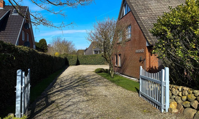 Archsum Apartment | Gemütliche Wohnung Unter Reet im Landhausstil im Traditionellen Archsum